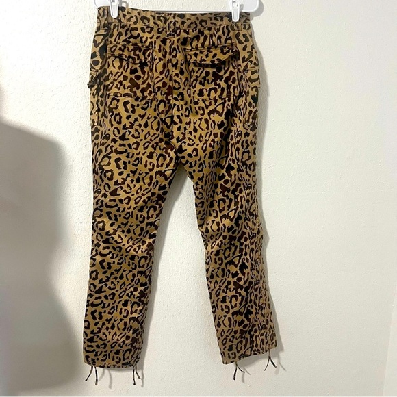 Tommy Hilfiger Vintage Size 9 Leopard Cargo Style Pants EUC Relaxed Fit - Picture 4 of 10